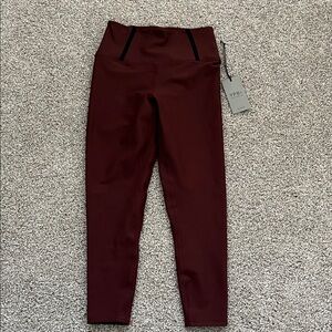Abercrombie YPB Burgundy 7/8 Length Leggings Size Small Short